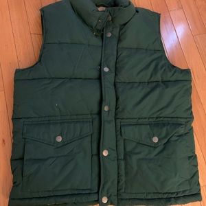Men’s forest green down vest